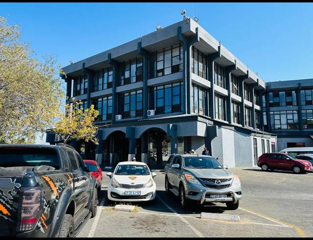 573M² RETAIL TO LET IN HALFWAY HOUSE
